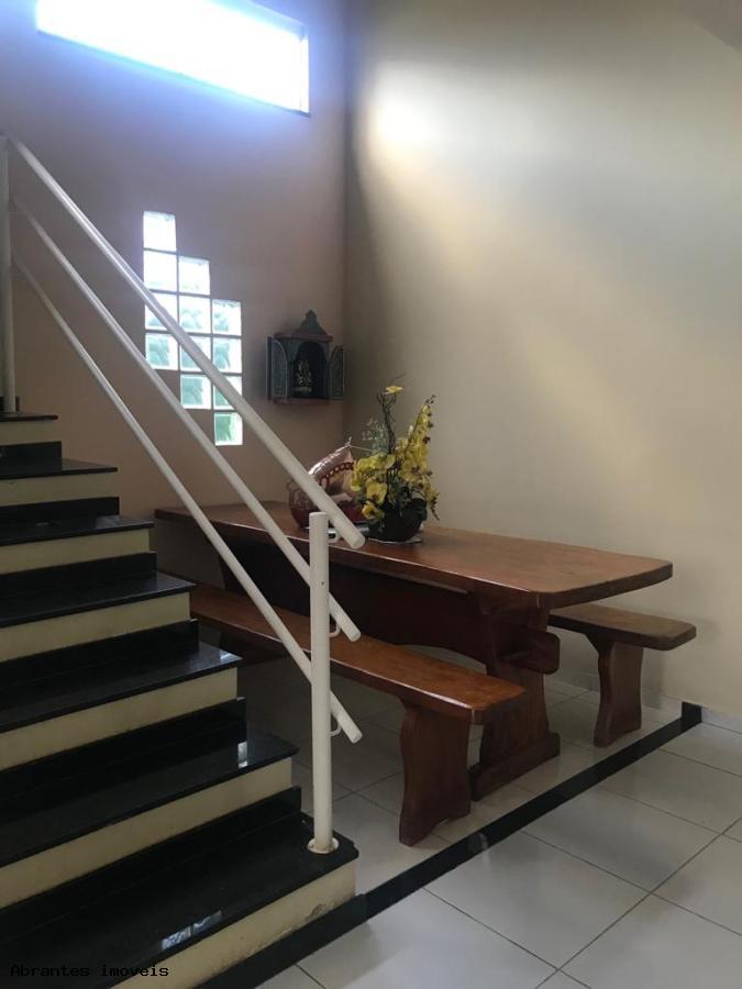 Casa à venda com 3 quartos, 200m² - Foto 13